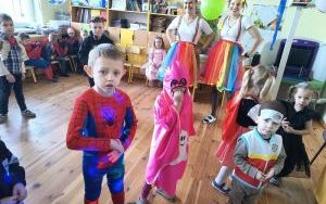 Bal karnawałowy w przedszkolu (5)