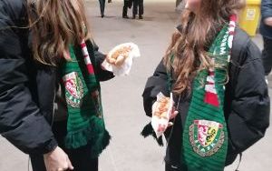 Na meczu piłkarskim (13)